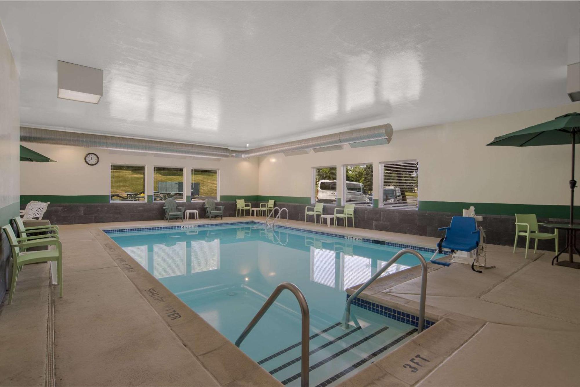 Quality Inn & Suites Чемберсберг Экстерьер фото