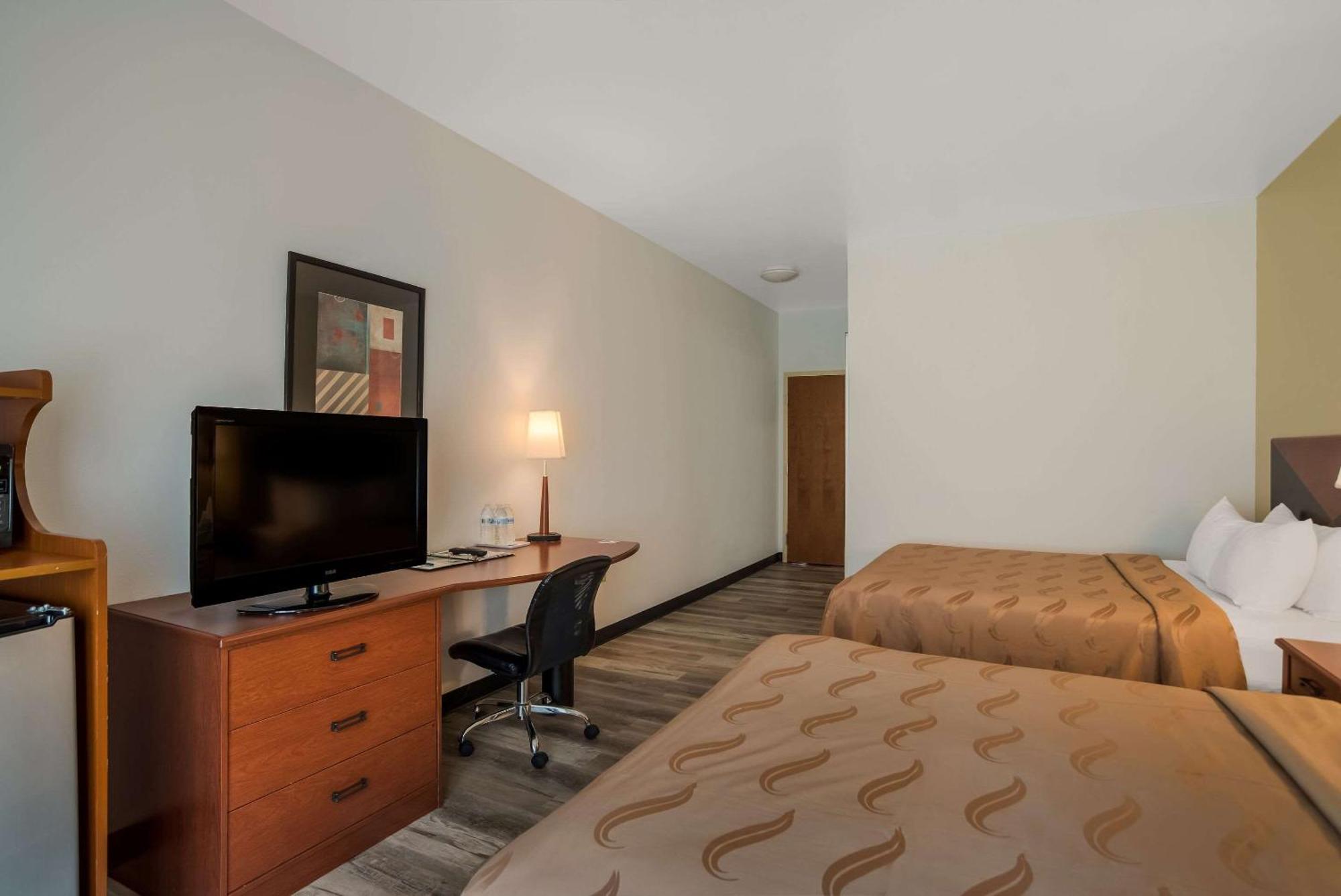 Quality Inn & Suites Чемберсберг Экстерьер фото