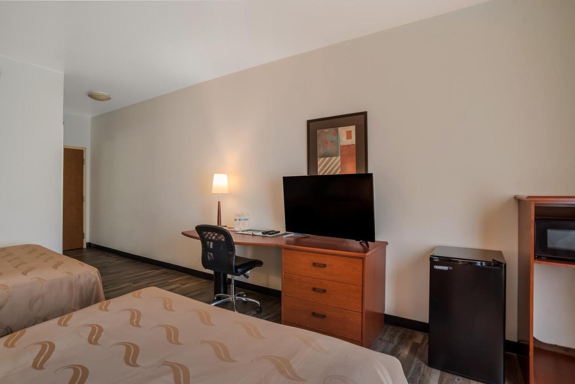 Quality Inn & Suites Чемберсберг Экстерьер фото